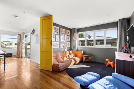 Photo of property in 9 Palmerston Road, Havelock North, 4130