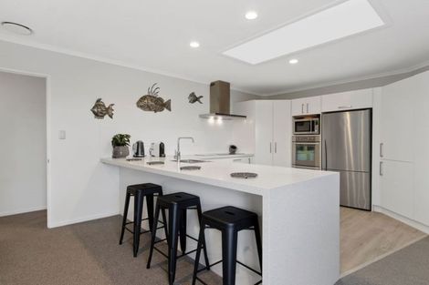 Photo of property in 22 Helen Ryburn Place, Torbay, Auckland, 0630