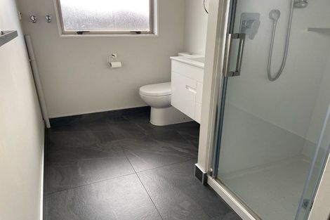 Photo of property in 7 Chilcott Road, Henderson, Auckland, 0612