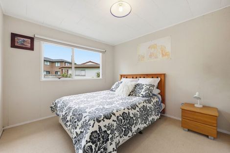 Photo of property in 2/16 Crosby Road, West Harbour, Auckland, 0618