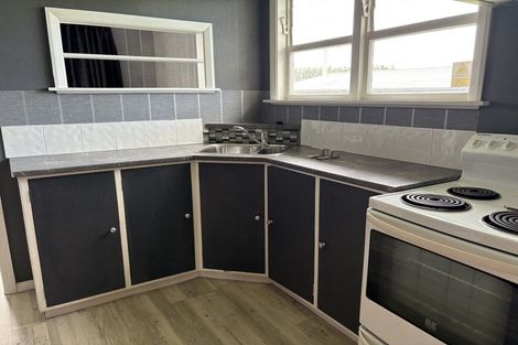 Photo of property in 15 Fox Street, Woodville, 4920