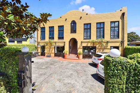 Photo of property in 2/25a Lake Road, Devonport, Auckland, 0624