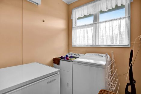 Photo of property in 3 Karaka Street, Hawera, 4610