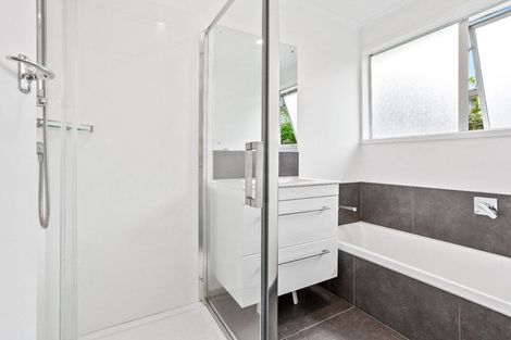 Photo of property in 37 Clyma Place, Massey, Auckland, 0614