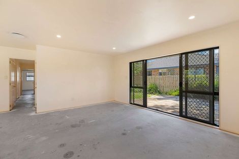 Photo of property in 10 Magnolia Drive, Waiuku, 2123
