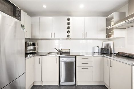 Photo of property in 26 Tinakori Road, Thorndon, Wellington, 6011