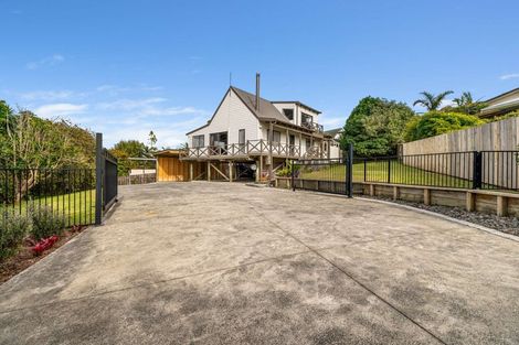 Photo of property in 38 Thorburn Avenue, Red Beach, 0932