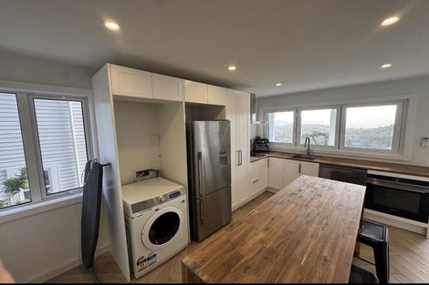 Photo of property in 174 Nevay Road, Karaka Bays, Wellington, 6022