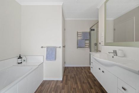 Photo of property in 25 Boundary Road, Waipahihi, Taupo, 3330