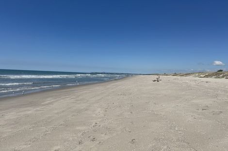 Photo of property in 1335e Papamoa Beach Road, Papamoa Beach, 3118