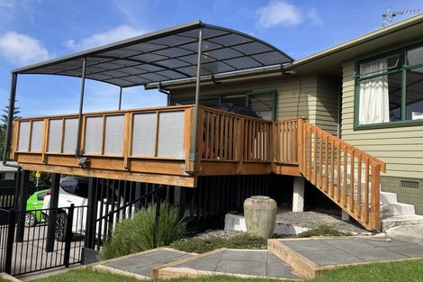 Photo of property in 76 Lauderdale Road, Birkdale, Auckland, 0626