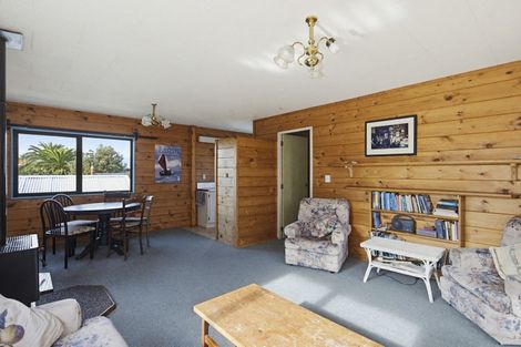 Photo of property in 8 Duncan Street, Waikawa Beach, Manakau, 5573
