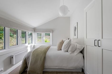 Photo of property in 1 Seaforth Terrace, Karori, Wellington, 6012