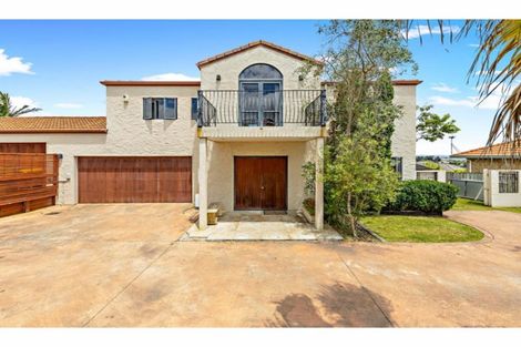Photo of property in 13 Conacher Close, East Tamaki Heights, Auckland, 2016