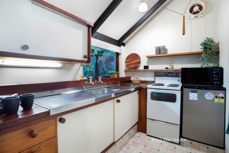 Photo of property in 12 Kempton Street, Greytown, 5712