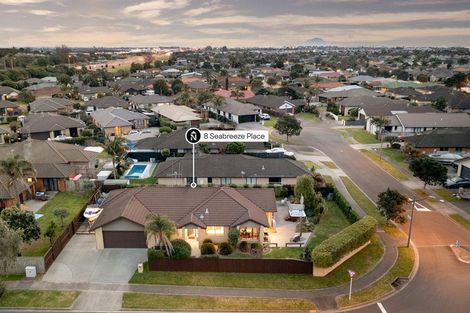Photo of property in 8 Seabreeze Place, Papamoa Beach, Papamoa, 3118