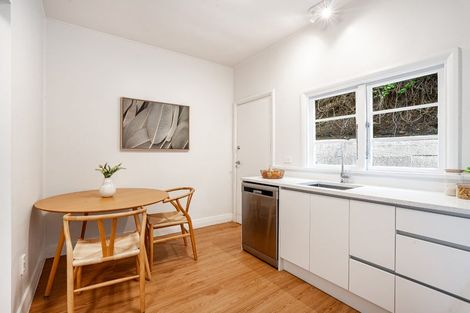 Photo of property in 1/71 Garden Road, Northland, Wellington, 6012