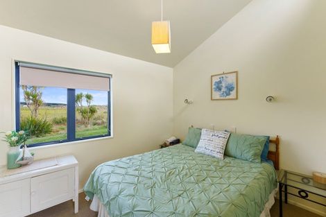Photo of property in 80 Reay Mackay Grove, Waikawa Beach, Manakau, 5573