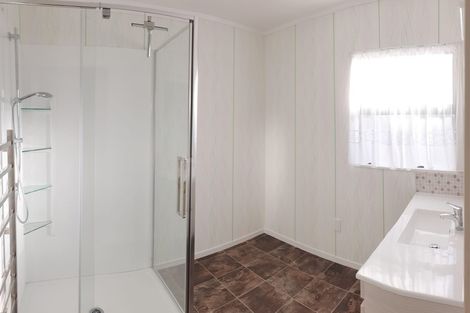 Photo of property in 150 Kaipara Road, Papakura, 2582