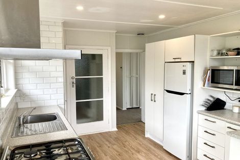 Photo of property in 110 Ruskin Road, Newlands, Wellington, 6037