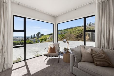Photo of property in 4 Te Roera Drive, Taradale, Napier, 4112