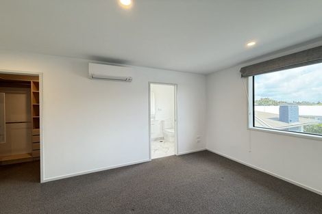 Photo of property in 8a Riverlea Avenue, Pakuranga, Auckland, 2010