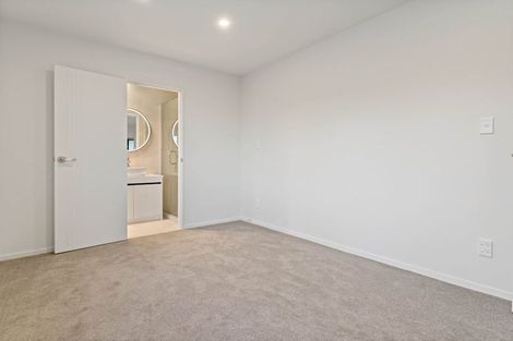 Photo of property in 1/16 Binsted Road, New Lynn, Auckland, 0600