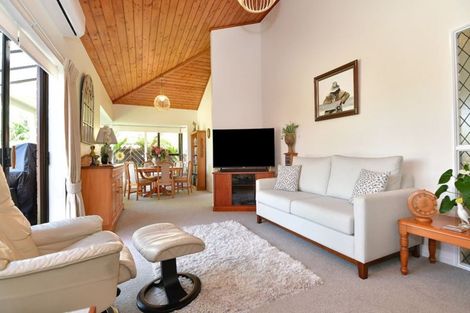 Photo of property in 59 Maygrove Drive, Orewa, 0931