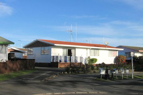 Photo of property in 11a Oak Avenue, Nawton, Hamilton, 3200