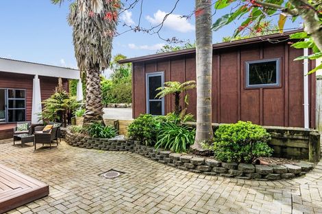 Photo of property in 9 Ginders Drive, Massey, Auckland, 0614