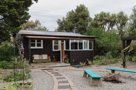 Photo of property in 1 Jervois Terrace, Ohau, Levin, 5570