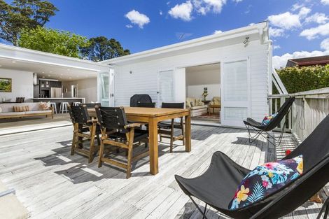 Photo of property in 63 Knights Road, Rothesay Bay, Auckland, 0630