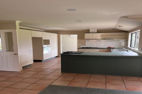Photo of property in 3 Russett Grove, Henderson, Auckland, 0612