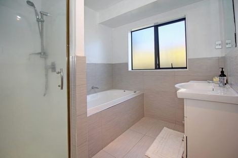 Photo of property in 12 Masters Place, Favona, Auckland, 2024