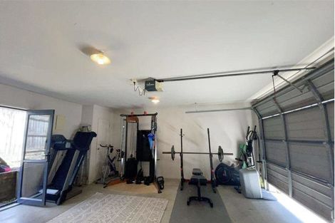 Photo of property in 8 Matuhi Grove, Papatoetoe, Auckland, 2025