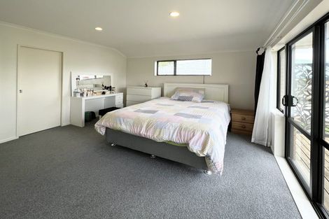 Photo of property in 3 Sunvista Avenue, Oteha, Auckland, 0632
