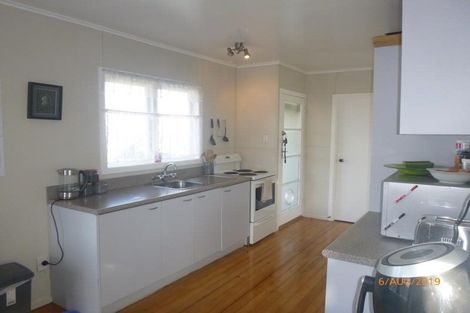 Photo of property in 620a Te Atatu Road, Te Atatu Peninsula, Auckland, 0610