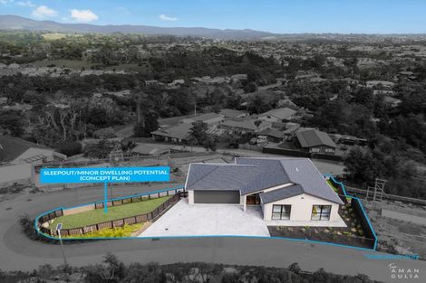 Photo of property in 15 Mara Way, Sunnyvale, Auckland, 0612