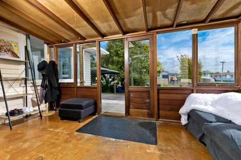 Photo of property in 23a Statesman Street, Henderson, Auckland, 0612
