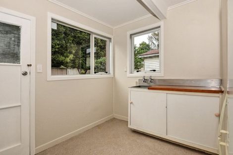 Photo of property in 25 Graham Avenue, Te Atatu Peninsula, Auckland, 0610