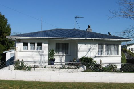 Photo of property in 2/52 Shirley Avenue, Papakura, 2110