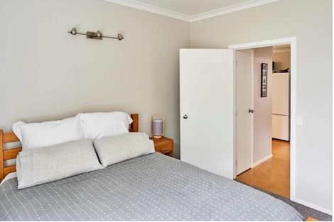 Photo of property in 10 Helen Street, Brooklyn, Wellington, 6021