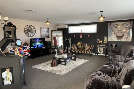 Photo of property in 255 High Street, Eltham, 4322