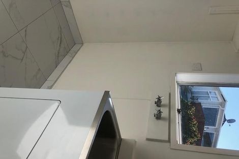 Photo of property in 184/84a Greenslade Crescent, Northcote, Auckland, 0627