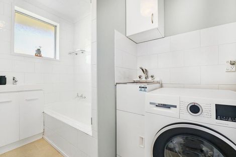 Photo of property in 2/98 Holly Road, St Albans, Christchurch, 8014