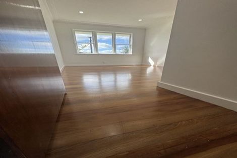 Photo of property in 211 Sturges Road, Henderson, Auckland, 0612