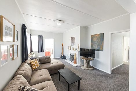 Photo of property in 35 Kauri Street, Roslyn, Palmerston North, 4414