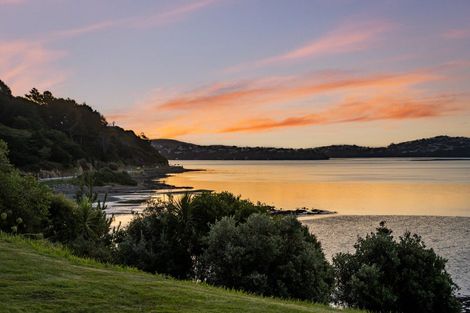 Photo of property in 360 Paremata Road, Whitby, Porirua, 5381