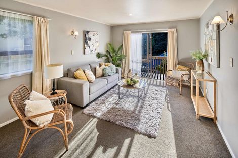 Photo of property in 72b Newlands Road, Newlands, Wellington, 6037