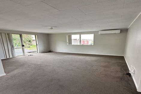 Photo of property in 21 Finn Place, Totara Vale, Auckland, 0629